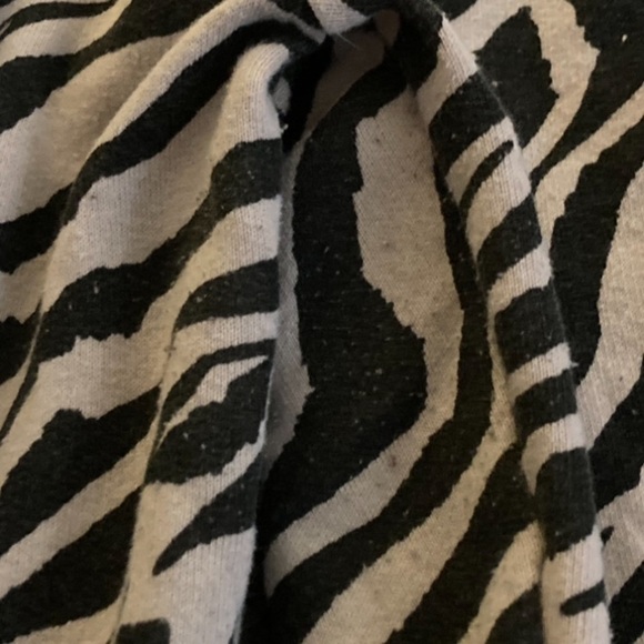 Victoria’s Secret Sport Joggers Sweatpants Zebra VS Logo Size extra small VSX - Picture 7 of 12